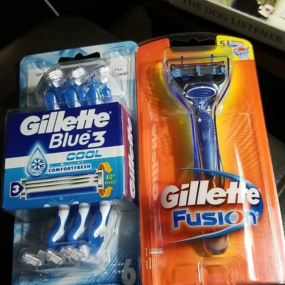 Gillette Razor Bundle. - Picture 1 of 7